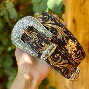 Beautiful handmade 100% authentic western leather belt